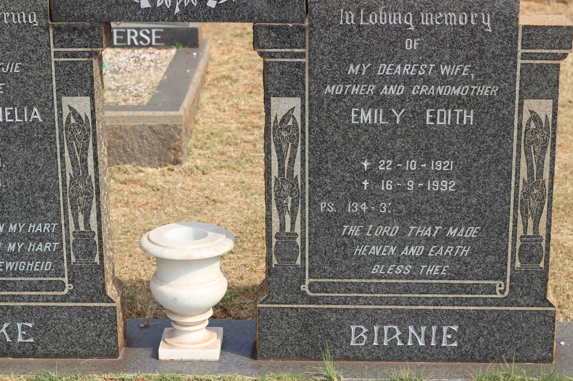BIRNIE Emily Edith 1921-1992 :: ?KE ?