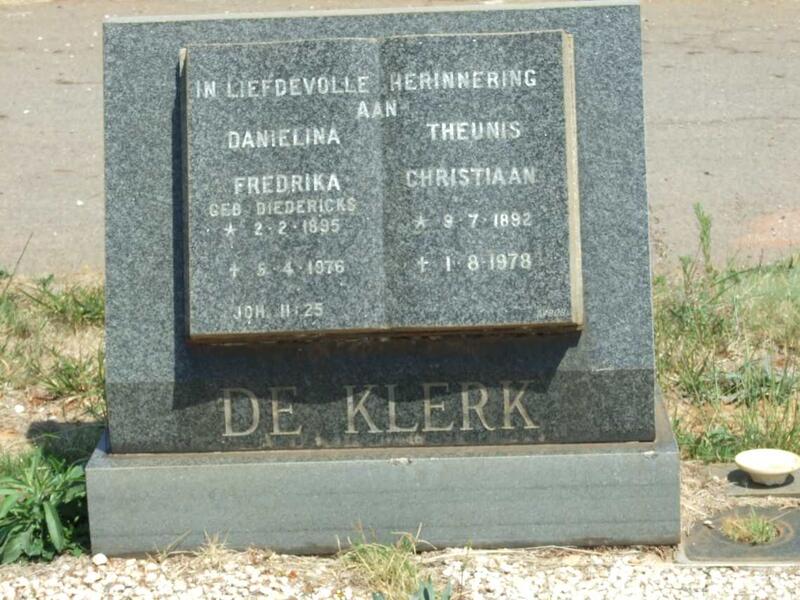 KLERK Theunis Christiaan, de 1892-1978 & Danielina Fredrika DIEDERICKS 1895-1976