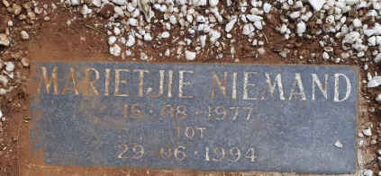 NIEMAND Marietjie 1977-1994