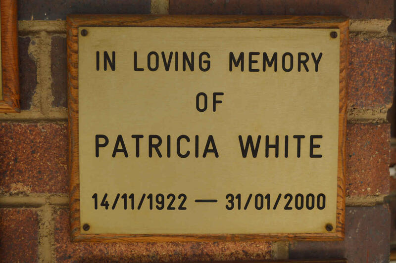 WHITE Patricia 1922-2000