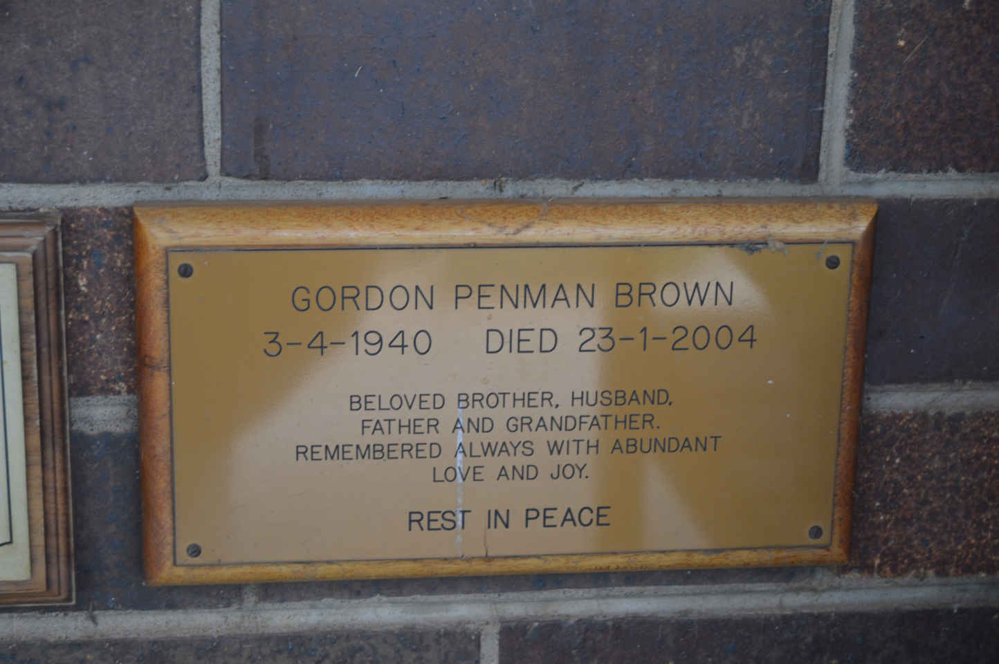 BROWN Gordon Penman 1940-2004