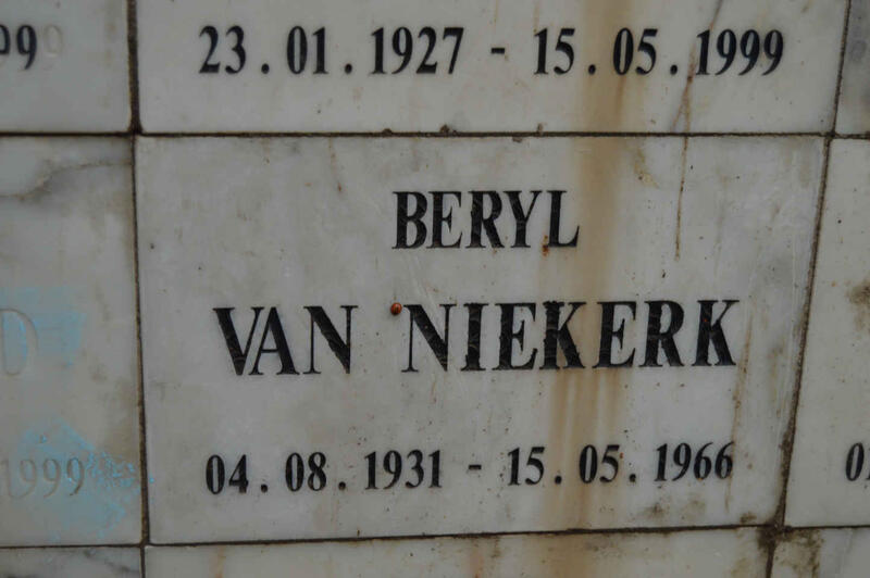 NIEKERK Beryl, van 1931-1966