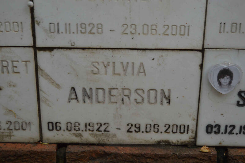 ANDERSON Sylvia 1922-2001