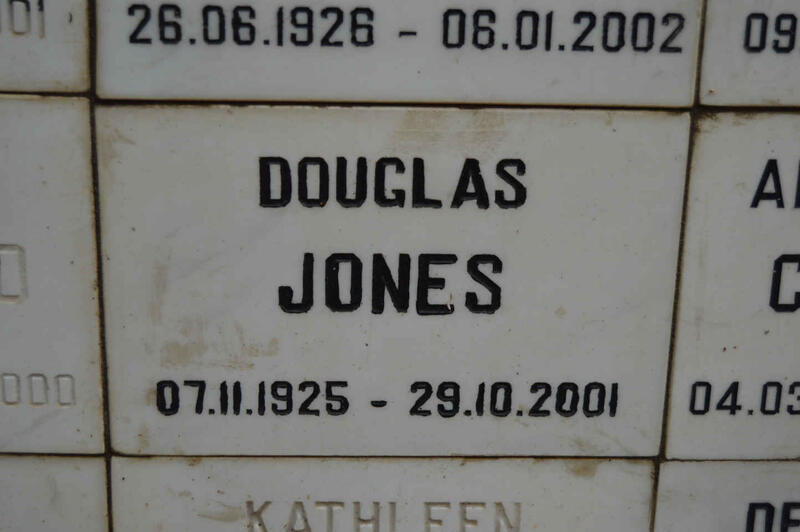 JONES Douglas 1925-2001