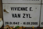 ZYL Vivienne E., van 1942-2005