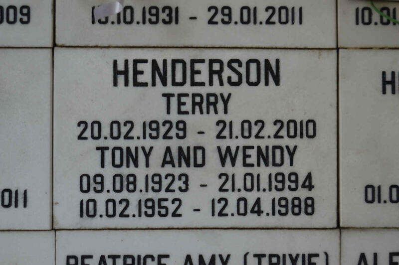 HENDERSON Tony 1923-1994 & Wendy 1952-1988 :: HENDERSON Terry 1929-2010
