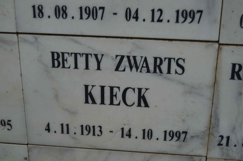 KIECK Betty Zwarts 1913-1997