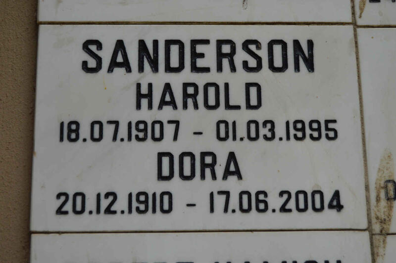 SANDERSON Harold 1907-1995 & Dora 1910-2004