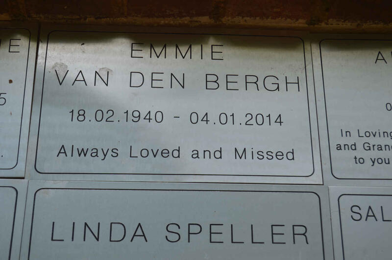 BERGH Emmie, van den 1940-2014