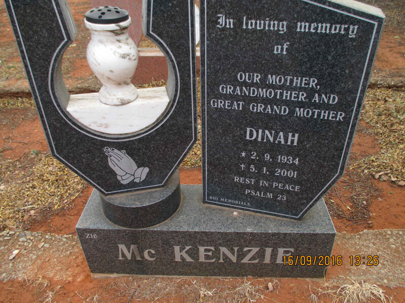 McKENZIE Dinah 1934-2001