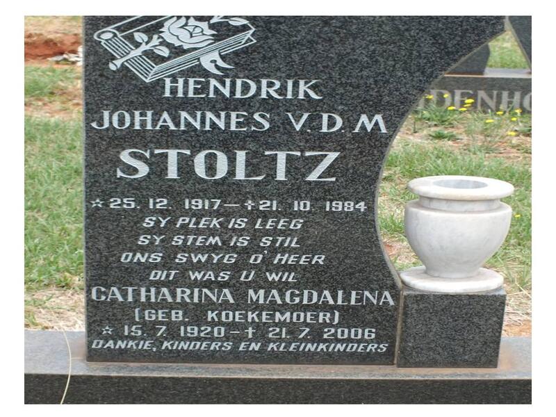 STOLTZ Hendrik Johannes v.d.M. 1917-1984 & Catharina Magdalena KOEKEMOER 1920-2006