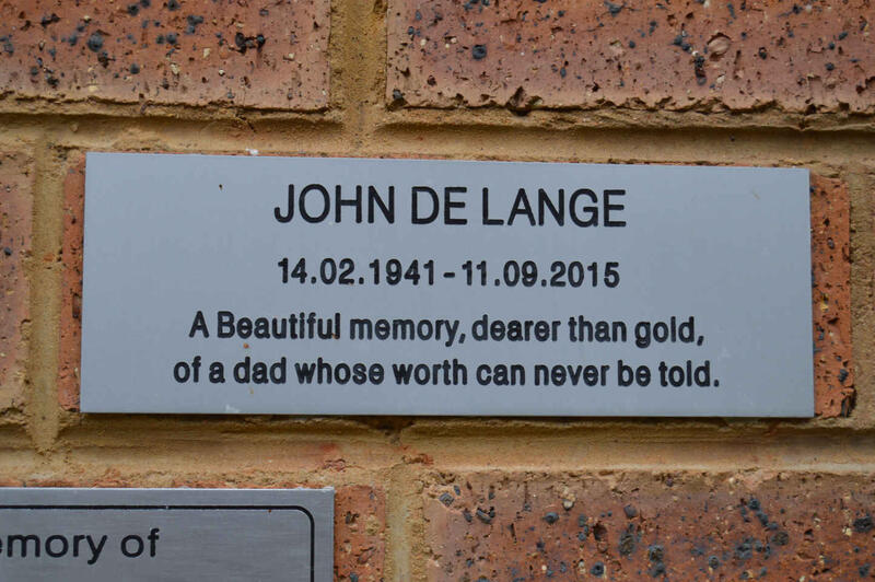 LANGE John, de 1941-2015