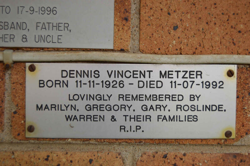 METZER Dennis Vincent 1926-1992