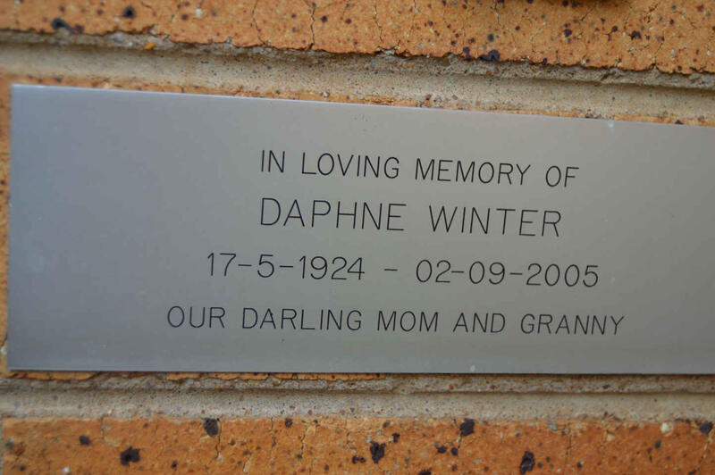 WINTER Daphne 1924-2005