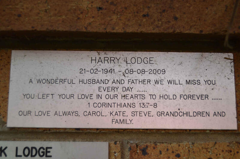 LODGE Harry 1941-2009