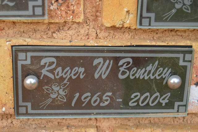BENTLEY Roger W. 1965-2004