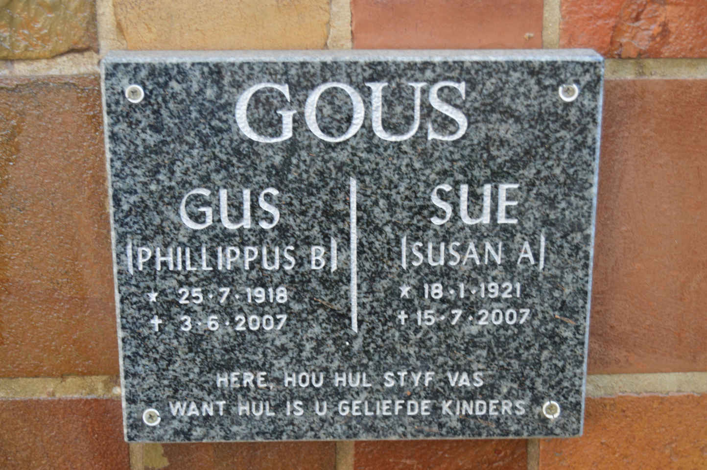 GOUS Phillippus B. 1918-2007 & Susan A. 1921-2007
