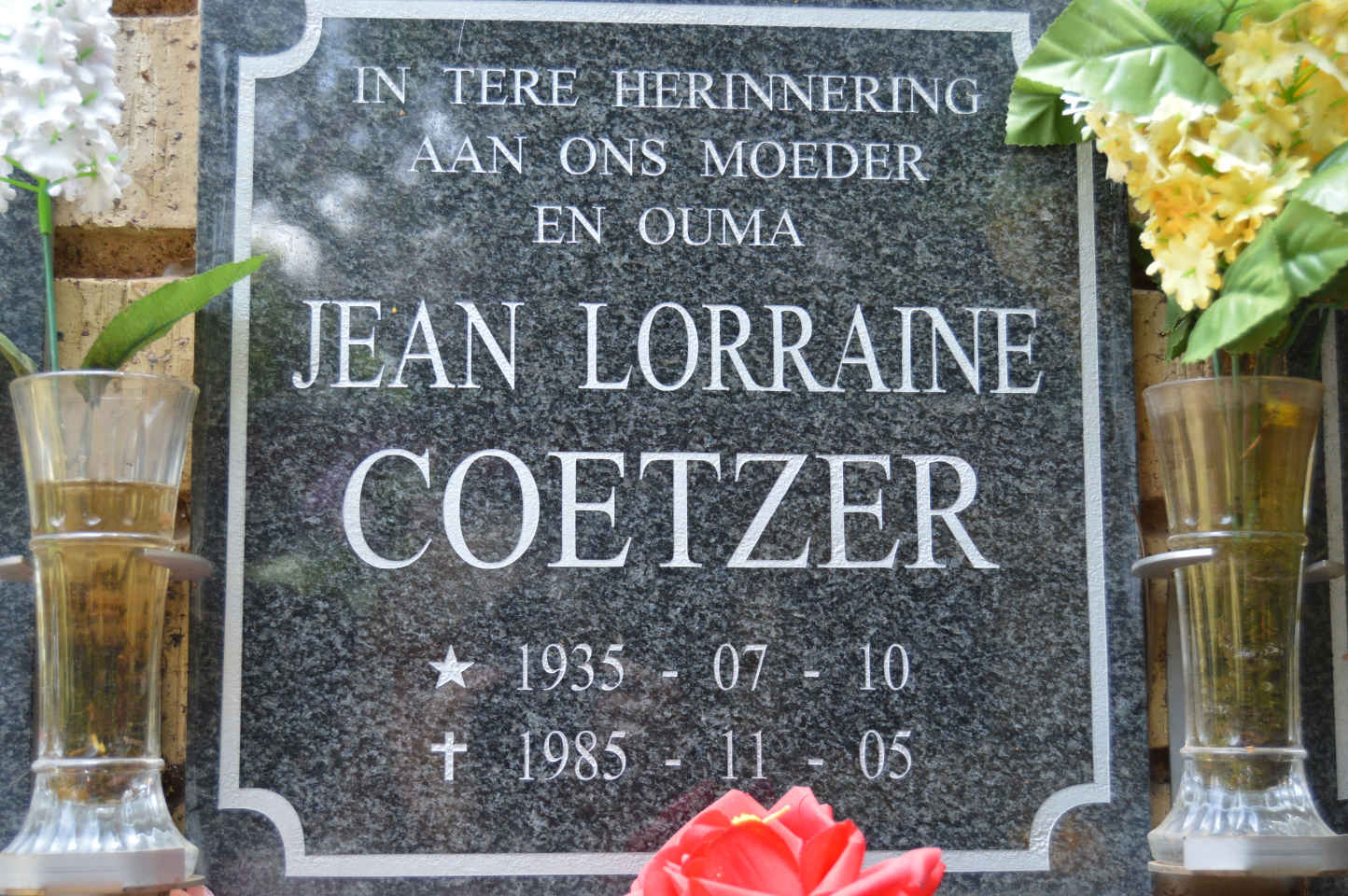 COETZER Jean Lorraine 1935-1985
