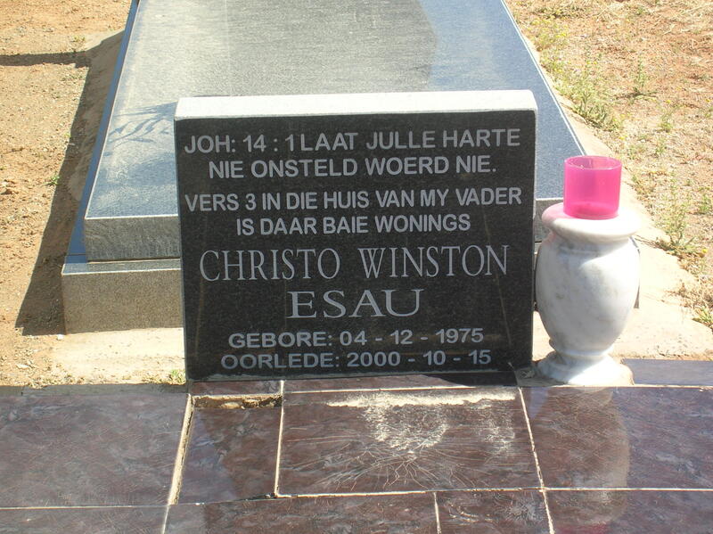 ESAU Christo Winston 1975-2000