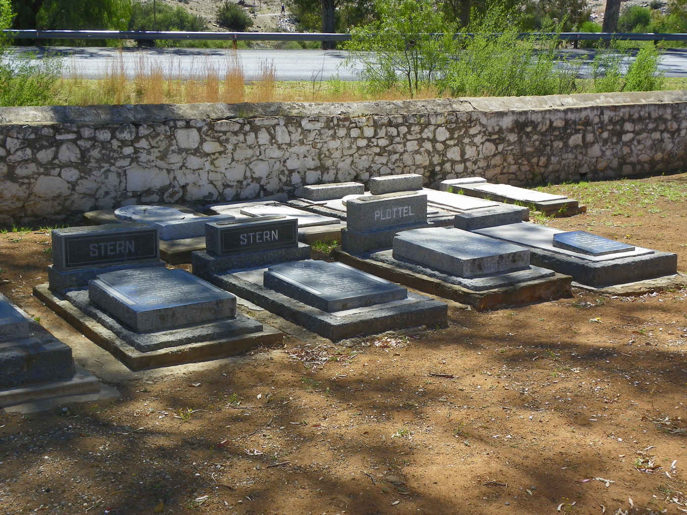 3. Overview STERN :: PLOTTEL graves