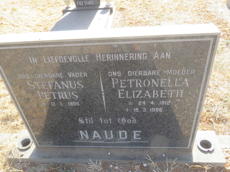 NAUDE Stefanus Petrus 1905- & Petronella Elizabeth 1912-1986