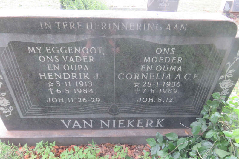 NIEKERK Hendrik J., van 1913-1984 & Cornelia A.C.E. 1936-1989