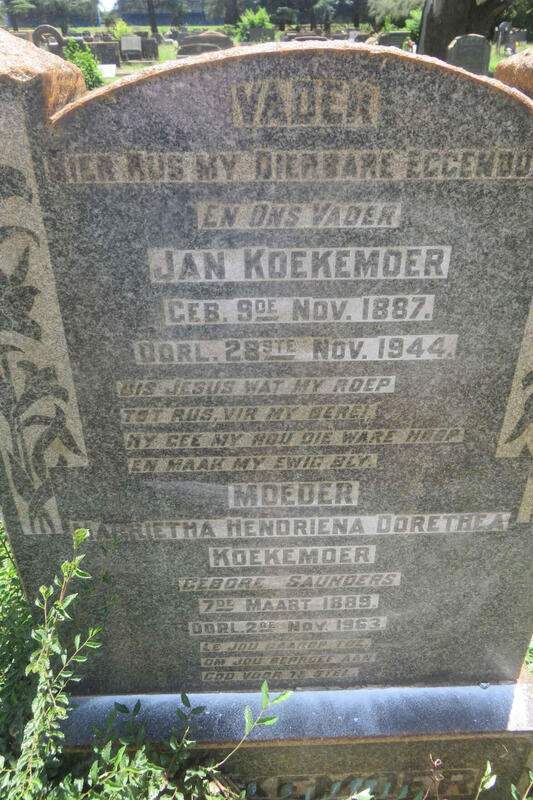 KOEKEMOER Jan 1887-1944 & Magrietha Hendriena Dorethea SAUNDERS 1889-1963