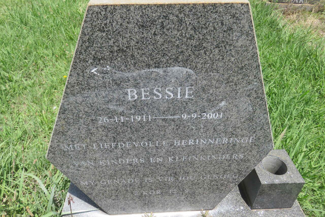 HATTINGH Bessie 1911-2001