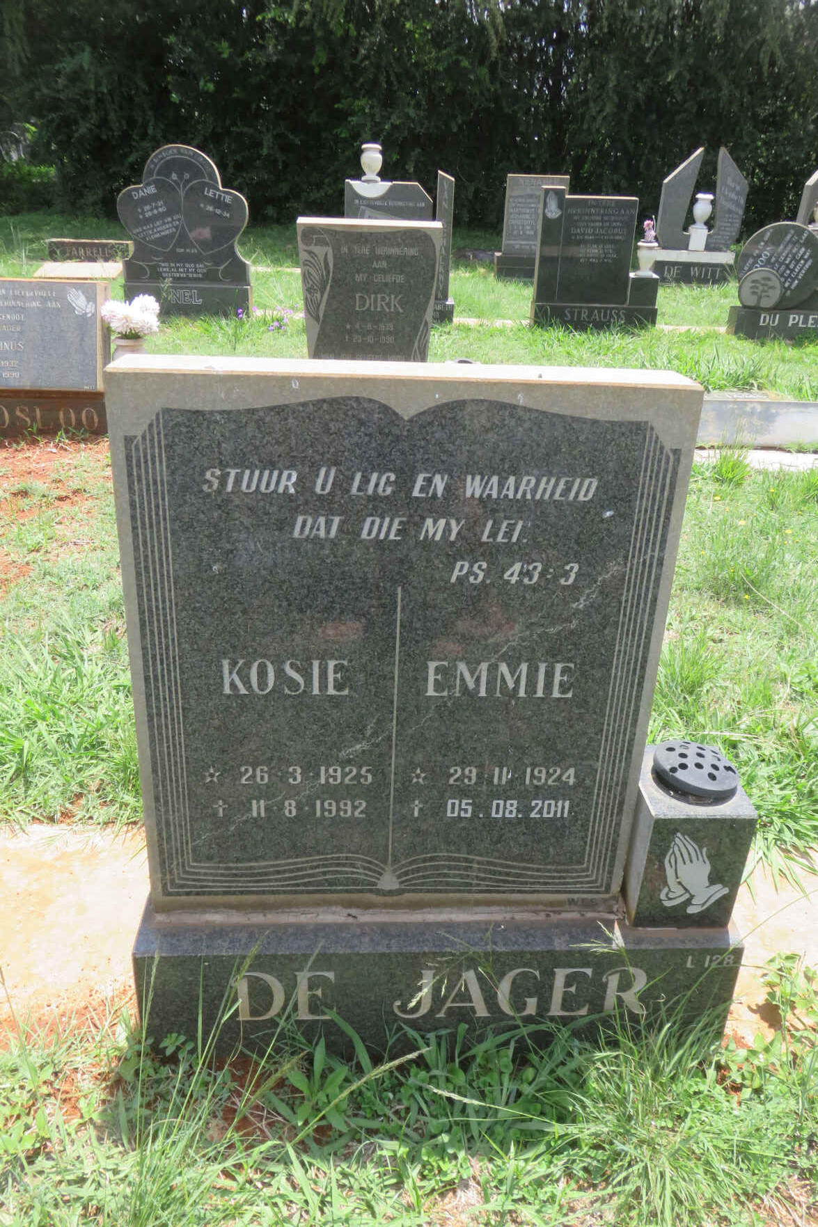 JAGER Kosie, de 1925-1992 & Emmie 1924-2011