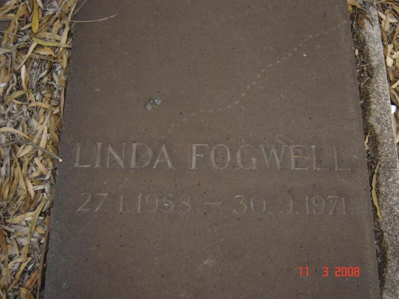FOGWELL Linda 1958-1971