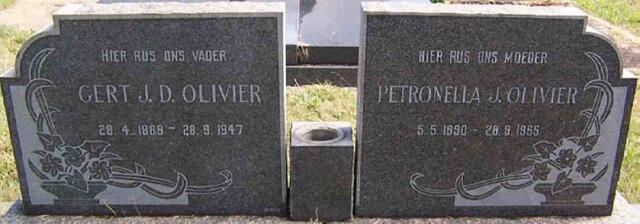 OLIVIER Gert J.D. 1889-1947 & Petronella J. 1890-1965