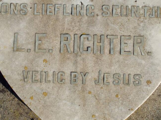 RICTHER L.E.