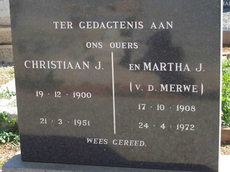 ? Christiaan J. 1900-1951 & Martha J. V.D. MERWE 1908-1972