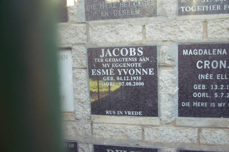JACOBS Esmé Yvonne 1935-2000