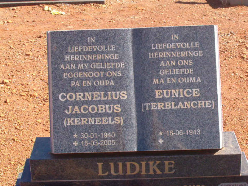 LUDIKE Cornelius Jacobus & Eunice TERBLANCHE 1943-