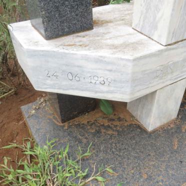 MOORE Brian 1939-1992