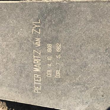 Mpumalanga, BETHAL district, Rustfontein 109 IS, Emma's View, farm cemetery_2