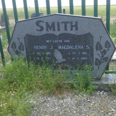 SMITH Henry J. 1910-1997 &amp; Magdalena S. 1911-1989