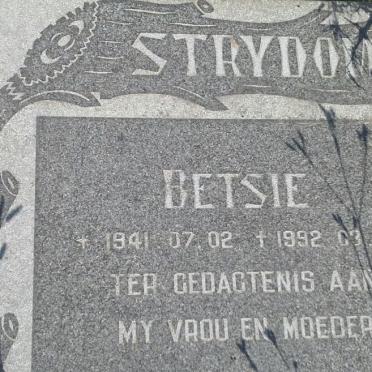 STRYDOM Betsie 1941-1992