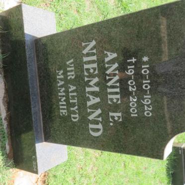 NIEMAND Annie E. 1920-2001