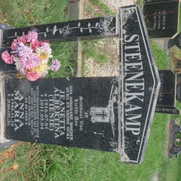 STEENEKAMP Jeanetta Albertina 1916-2011 :: STEENEKAMP Anna Maria 1940-2018