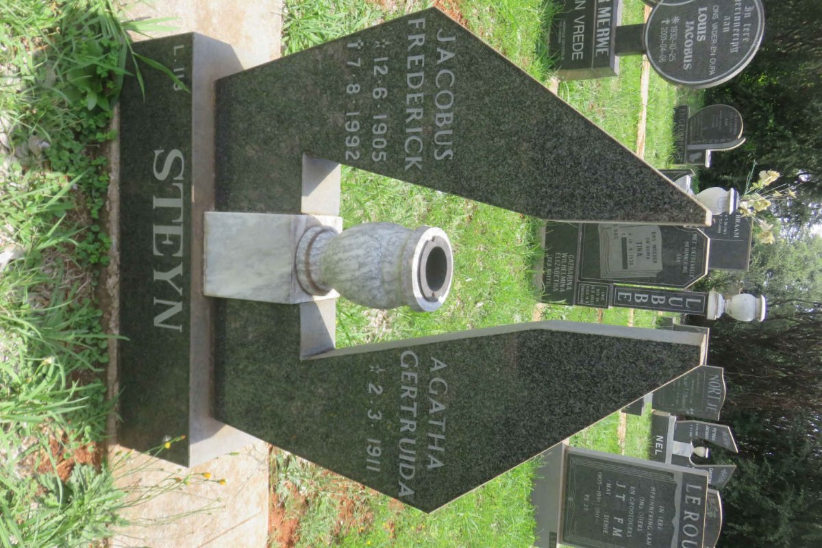 STEYN Jacobus Frederick 1905-1992 &amp; Agatha Gertruida 1911-