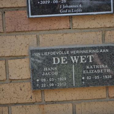 WET Hans Jacob, de 1929-2012 &amp; Katrina Elizabeth 1936-