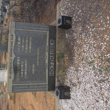 HOLTZHAUSEN Christoffel J.C. 187?-1946 &amp; Maria P.J. MOUTON 1887-1975