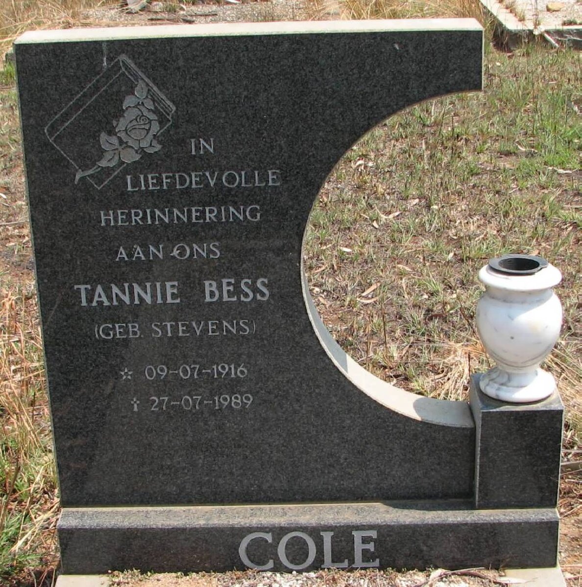 COLE Bess nee STEVENS 1916-1989