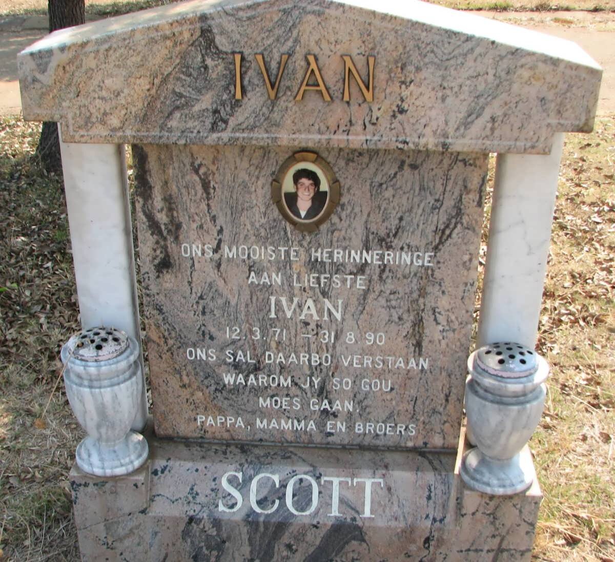 SCOTT Ivan 1971-1990