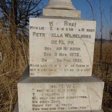 Mpumalanga, MIDDELBURG district, Van Dyksdrift, Koornfontein 27 IS, farm cemetery