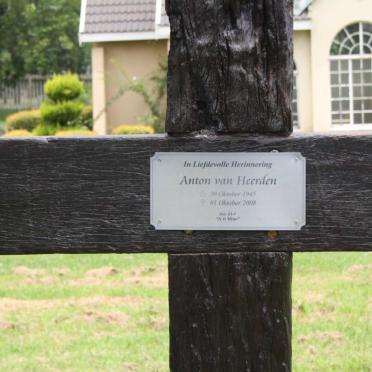 HEERDEN Anton, van 1945-2008