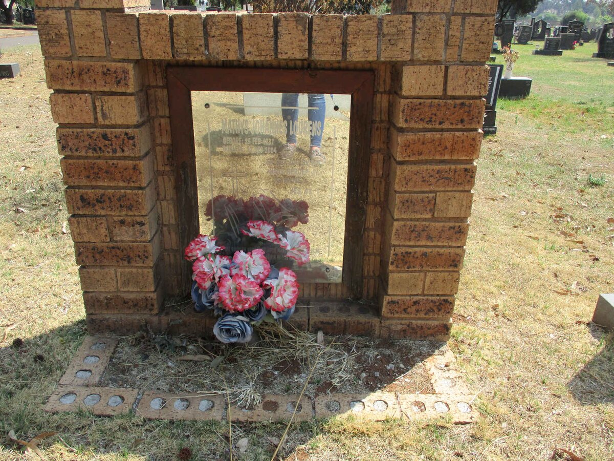 LOURENS Mathys Johannes 1937-2004