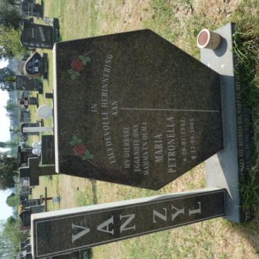 ZYL Maria Petronella, van 1943-2005